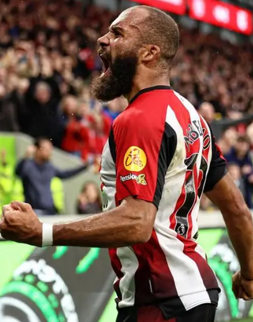 鲁尼评曼联新援：姆伯莫用表现赢得认可