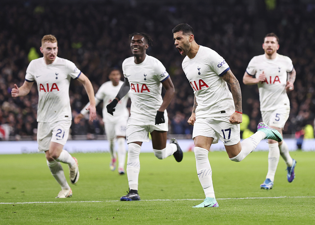 热刺欧冠征途：伤病阴霾下绽放的坚韧之花