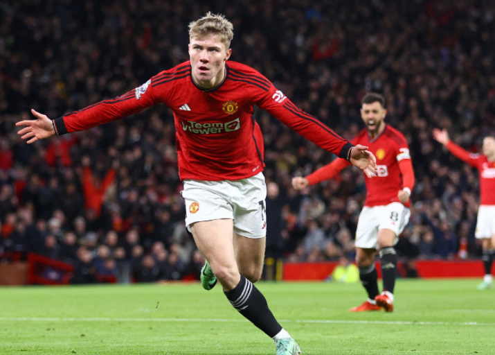 霍伊伦闪耀意甲：那不勒斯新锋霸的崛起与转会风云